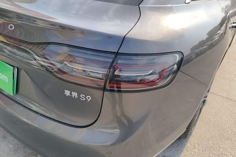 Used Hima Stelato S9 2024 All-Electric Ultra Four-Wheel-Drive Flagship Edition Right Rear Taillight