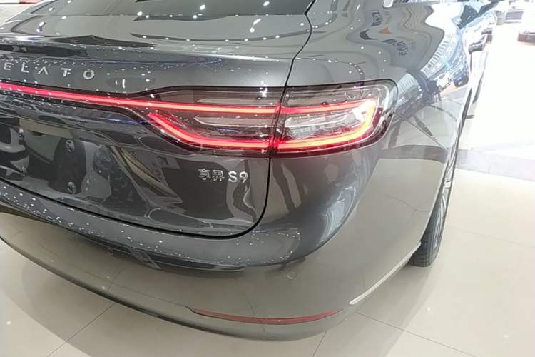 Used Hima Stelato S9 2024 All-Electric Max Rear-Drive Long-Range Version Right Rear Taillight