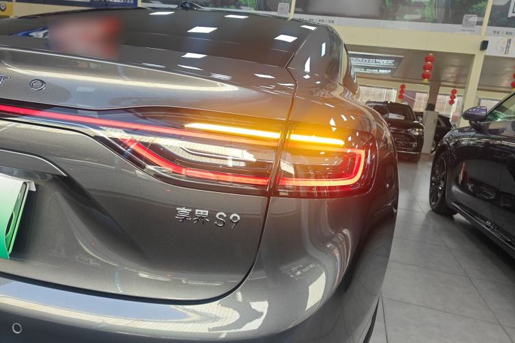 Used Hima Stelato S9 2024 All-Electric Ultra Four-Wheel-Drive Flagship Edition Right Rear Taillight