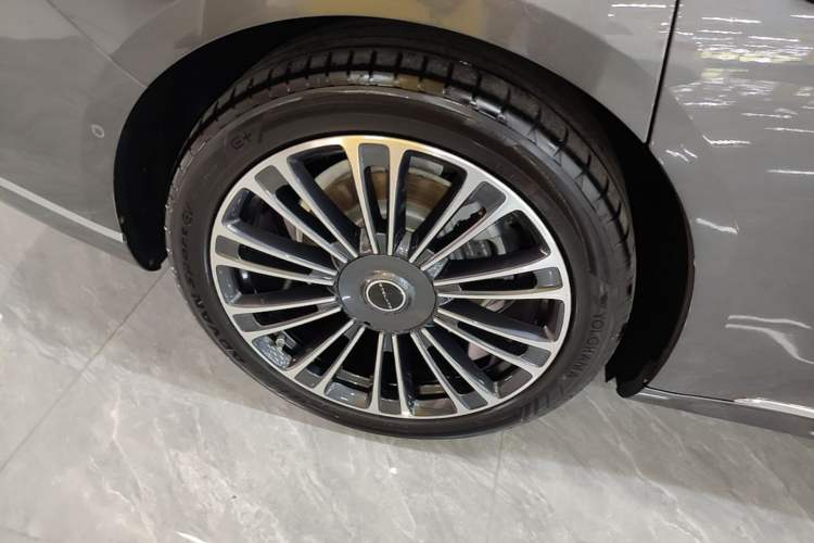 Used Hima Stelato S9 2024 All-Electric Max Rear-Drive Long-Range Version Right Rear Wheel Hub
