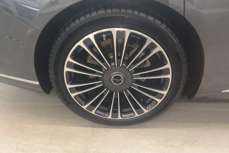 Used Hima Stelato S9 2024 All-Electric Ultra Four-Wheel-Drive Flagship Edition Right Rear Wheel Hub