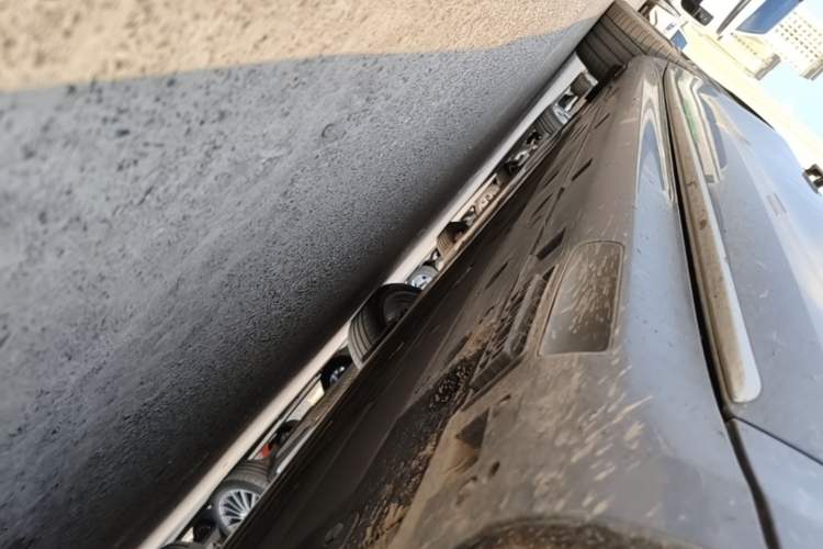 Used Hima Stelato S9 2024 All-Electric Ultra Four-Wheel-Drive Flagship Edition Right Side Sill