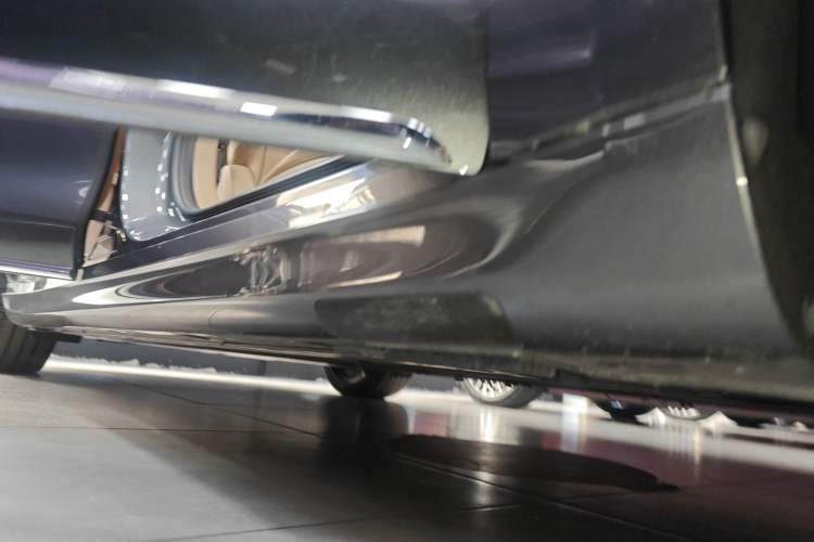 Used Hima Stelato S9 2024 All-Electric Ultra Four-Wheel-Drive Flagship Edition Right Side Sill