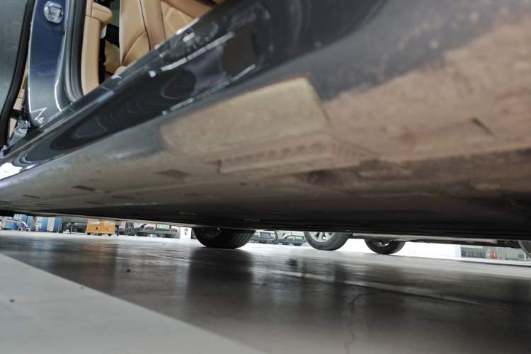 Used Hima Stelato S9 2024 All-Electric Ultra Four-Wheel-Drive Flagship Edition Right Side Sill