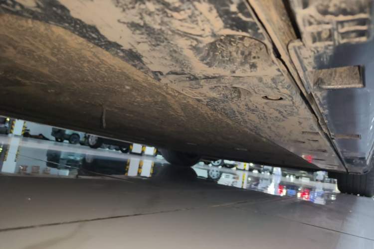 Used Hima Stelato S9 2024 All-Electric Max Rear-Drive Long-Range Version Right Side Sill