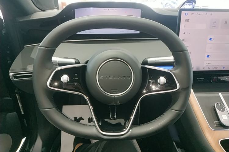 Used Hima Stelato S9 2024 All-Electric Max Rear-Drive Long-Range Version Steering Wheel
