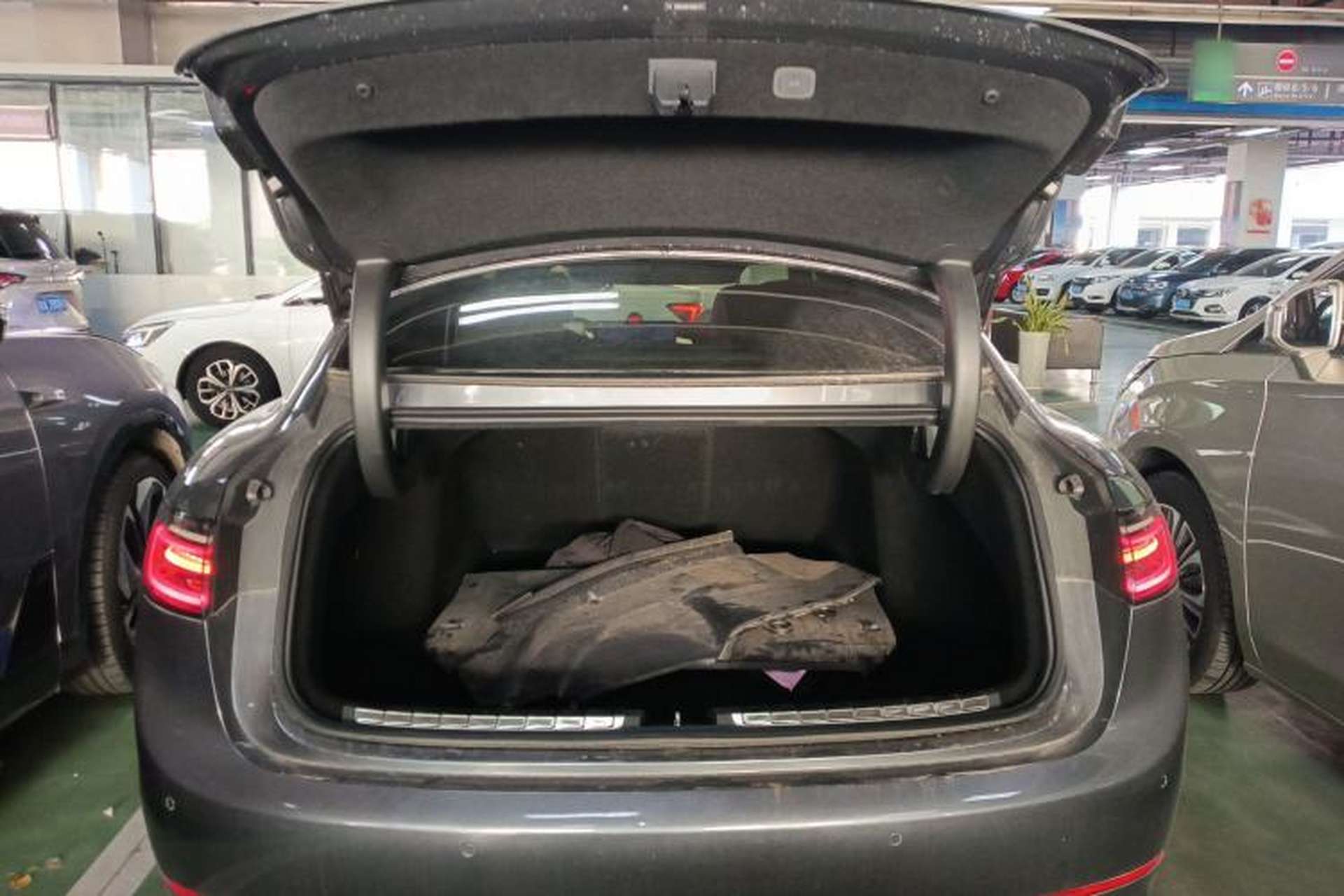 Used Hima Stelato S9 2024 All-Electric Ultra Four-Wheel-Drive Flagship Edition Trunk