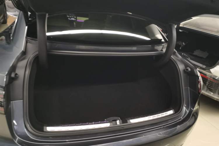 Used Hima Stelato S9 2024 All-Electric Ultra Rear-Drive Long-Range Flagship Edition Trunk