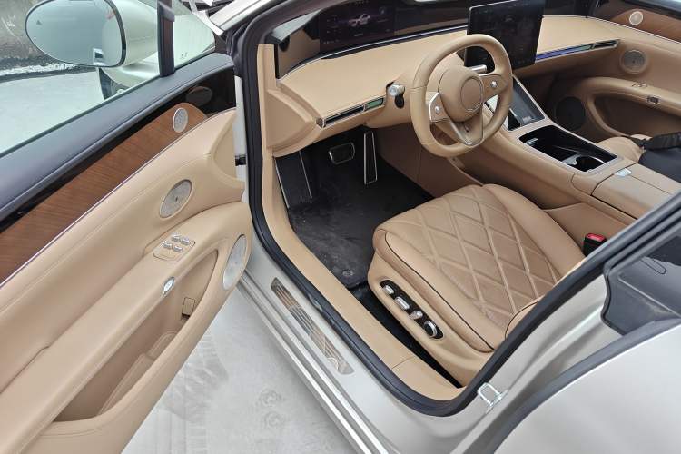 Used Hima Stelato S9 2024 All-Electric Ultra Four-Wheel-Drive Flagship Edition Driver Seat