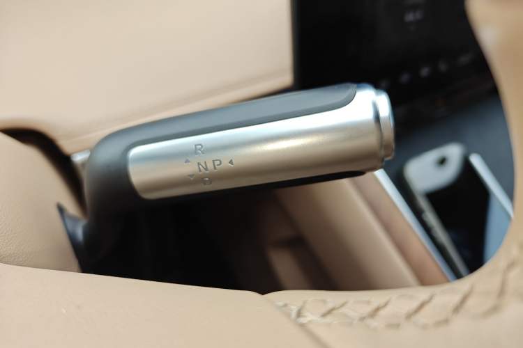 Used Hima Stelato S9 2024 All-Electric Ultra Four-Wheel-Drive Flagship Edition Gear Lever