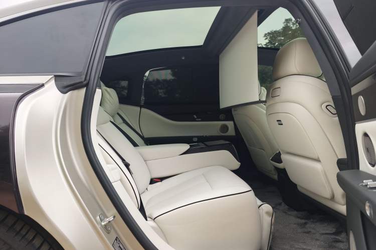 Used Hima Stelato S9 2024 All-Electric Ultra Four-Wheel-Drive Flagship Edition Interior 11