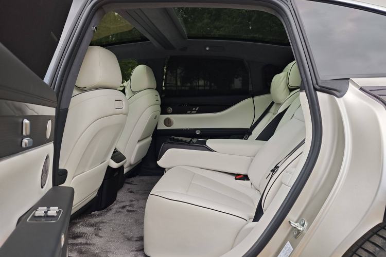 Used Hima Stelato S9 2024 All-Electric Ultra Four-Wheel-Drive Flagship Edition Interior 2