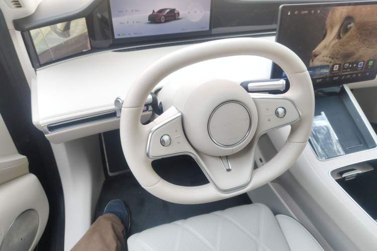 Used Hima Stelato S9 2024 All-Electric Ultra Four-Wheel-Drive Flagship Edition Steering Wheel