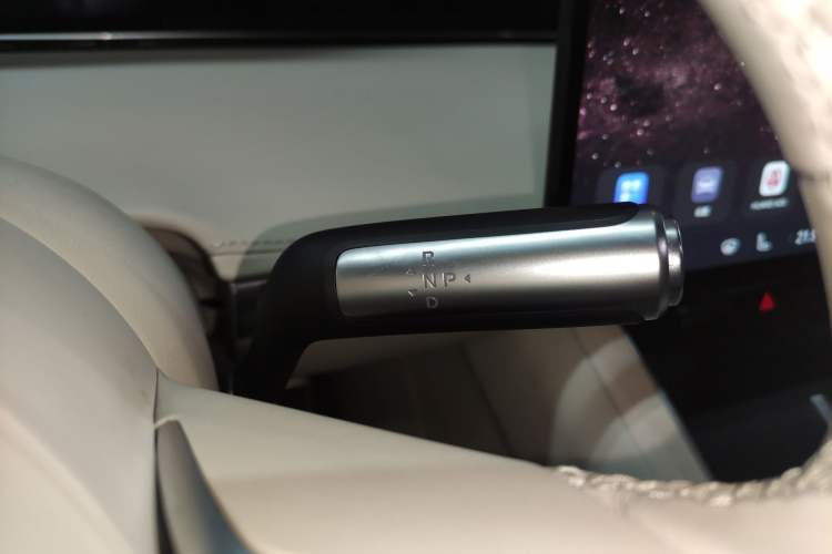 Used Hima Stelato S9 2024 All-Electric Ultra Four-Wheel-Drive Flagship Edition Gear Lever