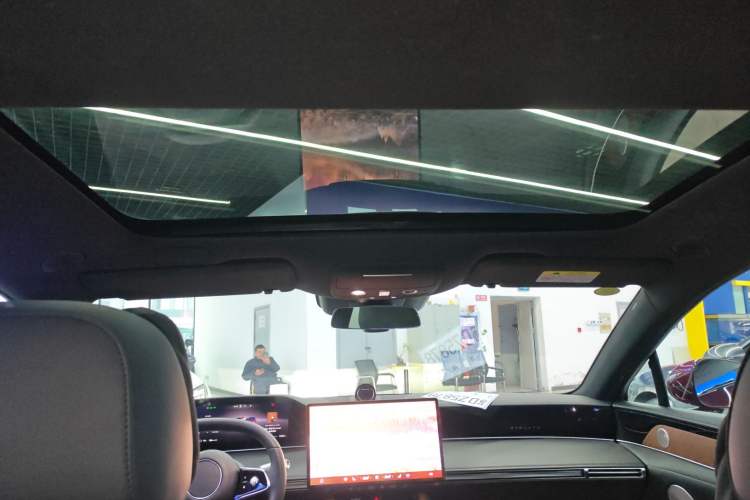 Used Hima Stelato S9 2024 All-Electric Max Rear-Drive Long-Range Version Headliner