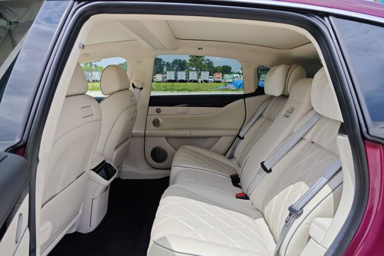 Used Hima Stelato S9 2024 All-Electric Ultra Four-Wheel-Drive Flagship Edition Interior 4