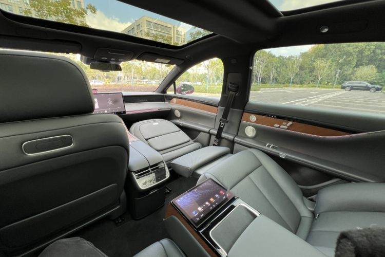 Used Hima Stelato S9 2024 All-Electric Max Rear-Drive Long-Range Version Interior 5