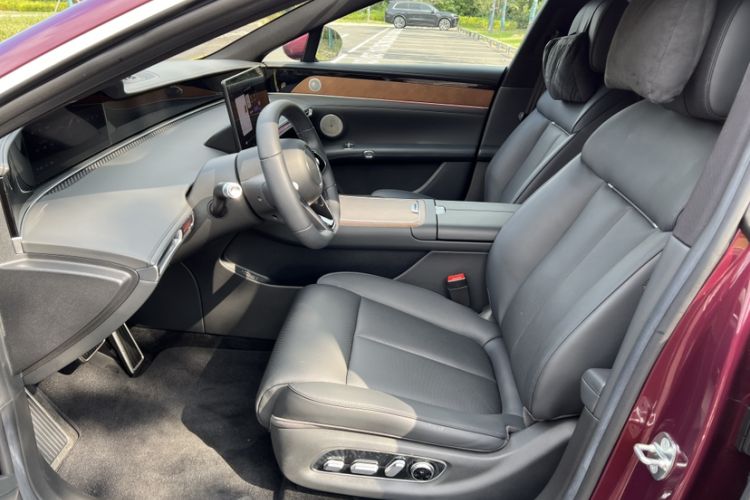 Used Hima Stelato S9 2024 All-Electric Max Rear-Drive Long-Range Version Interior 7