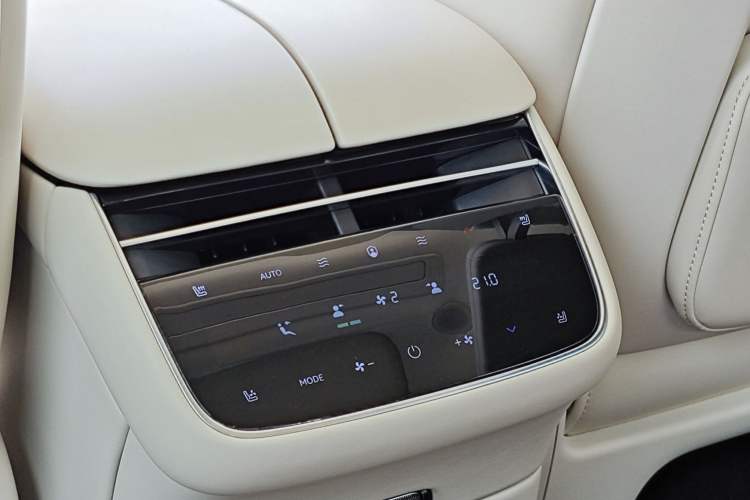Used Hima Stelato S9 2024 All-Electric Ultra Four-Wheel-Drive Flagship Edition Interior 8