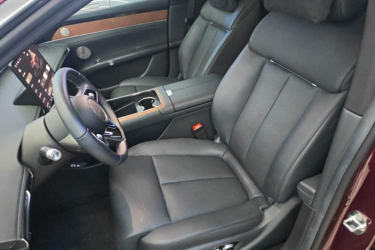 Used Hima Stelato S9 2024 All-Electric Max Rear-Drive Long-Range Version Left Front Seat