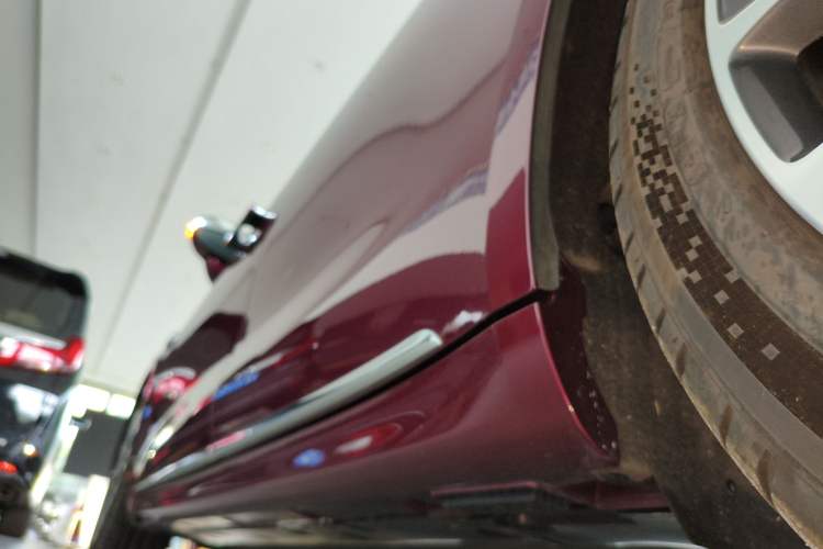 Used Hima Stelato S9 2024 All-Electric Ultra Four-Wheel-Drive Flagship Edition Left Side Sill