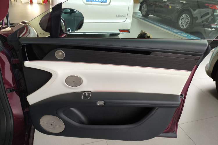 Used Hima Stelato S9 2024 All-Electric Ultra Four-Wheel-Drive Flagship Edition Right Front Door Interior