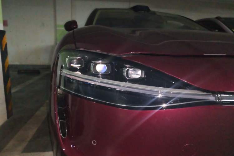 Used Hima Stelato S9 2024 All-Electric Ultra Four-Wheel-Drive Flagship Edition Right Front Headlight