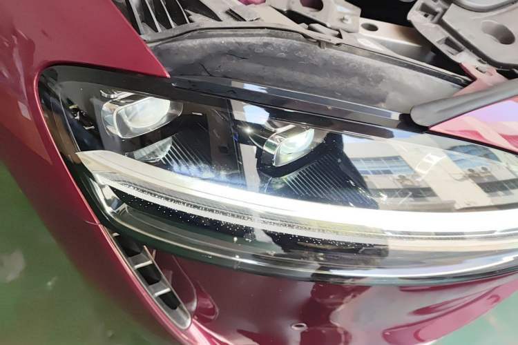 Used Hima Stelato S9 2024 All-Electric Ultra Four-Wheel-Drive Flagship Edition Right Front Headlight
