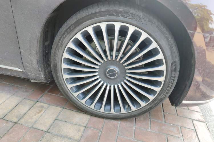 Used Hima Stelato S9 2024 All-Electric Ultra Four-Wheel-Drive Flagship Edition Right Front Wheel Hub
