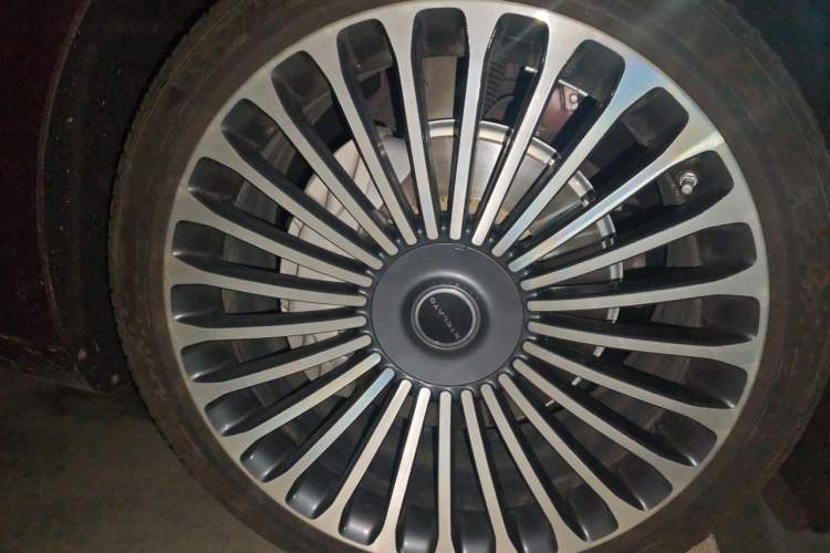 Used Hima Stelato S9 2024 All-Electric Ultra Four-Wheel-Drive Flagship Edition Right Front Wheel Hub