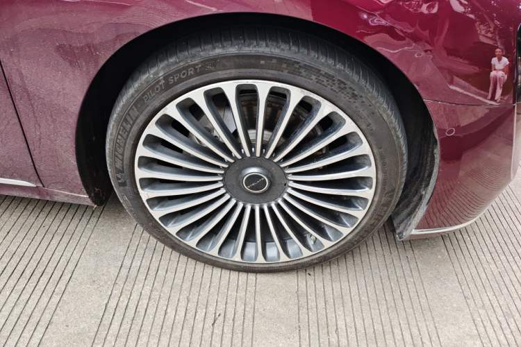 Used Hima Stelato S9 2024 All-Electric Ultra Four-Wheel-Drive Flagship Edition Right Front Wheel Hub