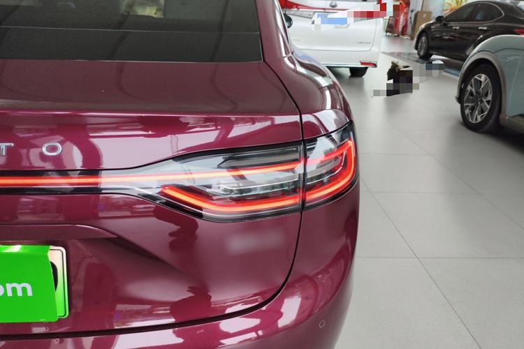 Used Hima Stelato S9 2024 All-Electric Ultra Four-Wheel-Drive Flagship Edition Right Rear Taillight