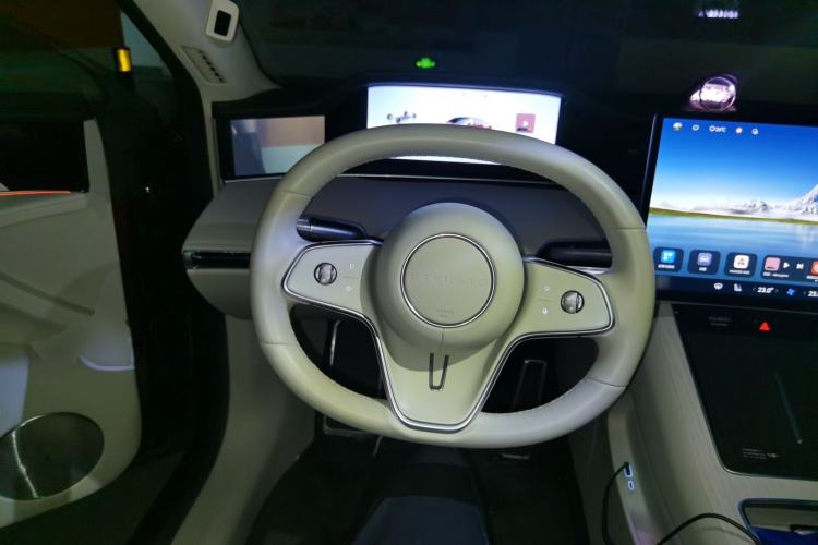 Used Hima Stelato S9 2024 All-Electric Ultra Four-Wheel-Drive Flagship Edition Steering Wheel