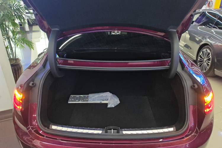 Used Hima Stelato S9 2024 All-Electric Max Rear-Drive Long-Range Version Trunk