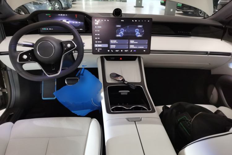 Used Hima Stelato S9 2024 All-Electric Max Rear-Drive Long-Range Version Center Console