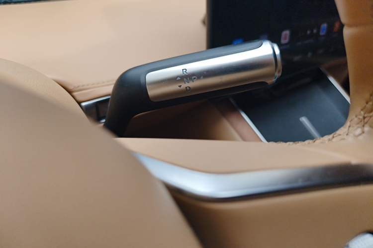 Used Hima Stelato S9 2024 All-Electric Ultra Four-Wheel-Drive Flagship Edition Gear Lever