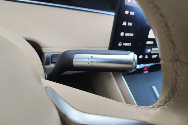 Used Hima Stelato S9 2024 All-Electric Ultra Four-Wheel-Drive Flagship Edition Gear Lever