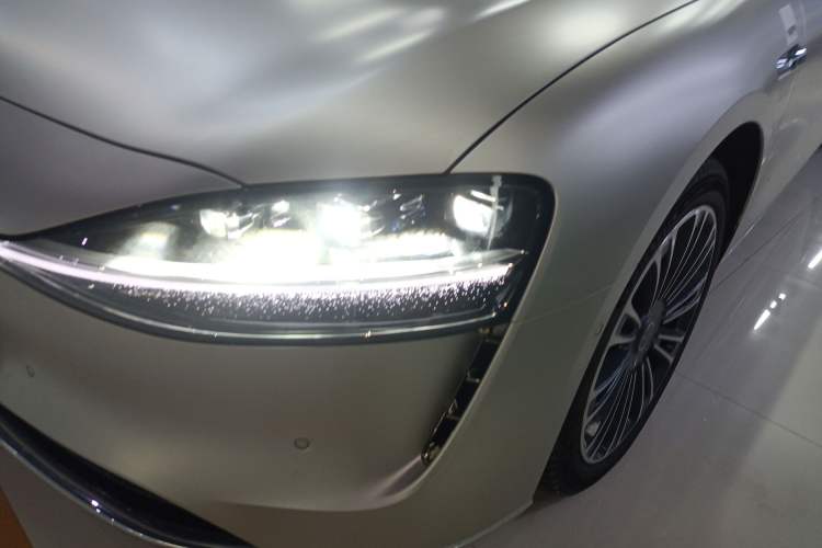 Used Hima Stelato S9 2024 All-Electric Ultra Four-Wheel-Drive Flagship Edition Left Front Headlight