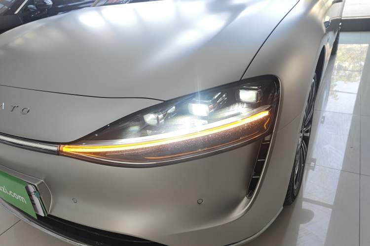 Used Hima Stelato S9 2024 All-Electric Ultra Four-Wheel-Drive Flagship Edition Left Front Headlight