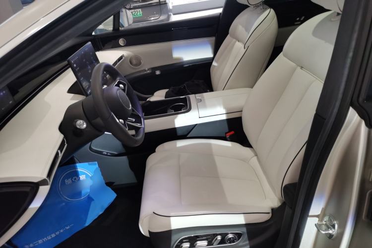 Used Hima Stelato S9 2024 All-Electric Max Rear-Drive Long-Range Version Left Front Seat
