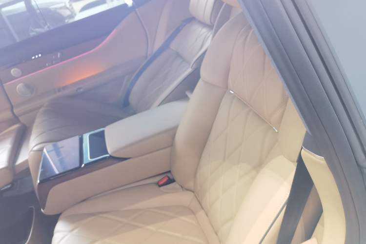 Used Hima Stelato S9 2024 All-Electric Ultra Four-Wheel-Drive Flagship Edition Left Rear Seat