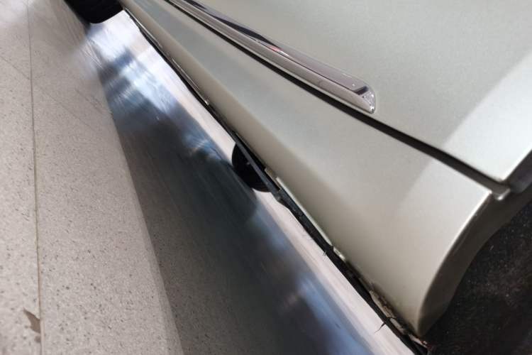 Used Hima Stelato S9 2024 All-Electric Max Rear-Drive Long-Range Version Left Side Sill