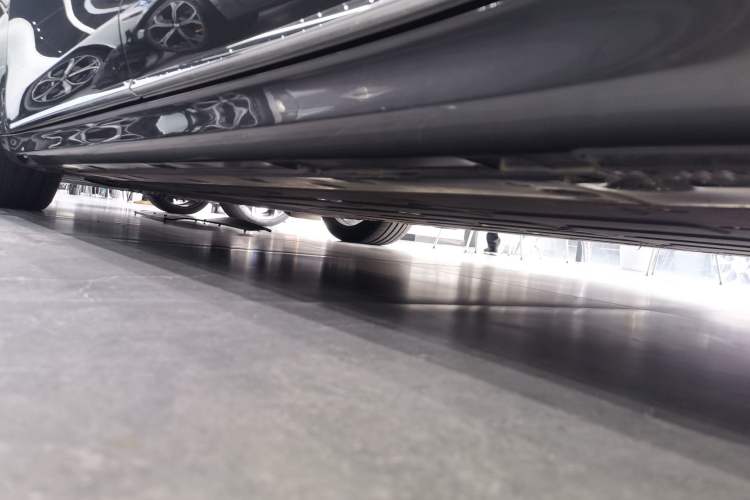 Used Hima Stelato S9 2024 All-Electric Ultra Four-Wheel-Drive Flagship Edition Left Side Sill