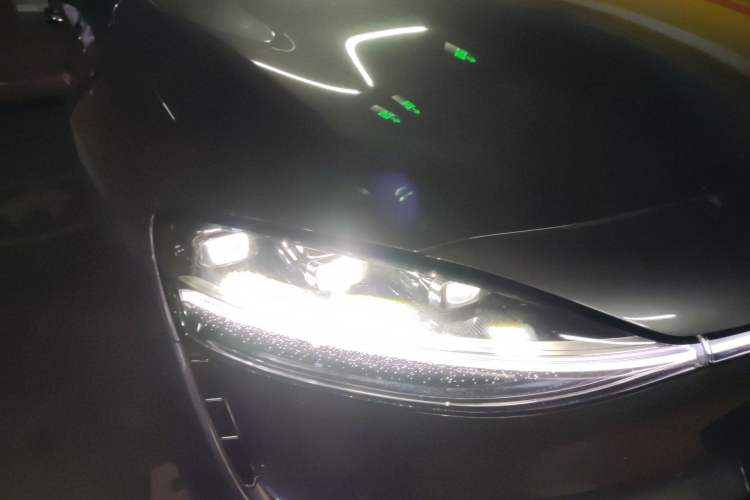 Used Hima Stelato S9 2024 All-Electric Ultra Four-Wheel-Drive Flagship Edition Right Front Headlight