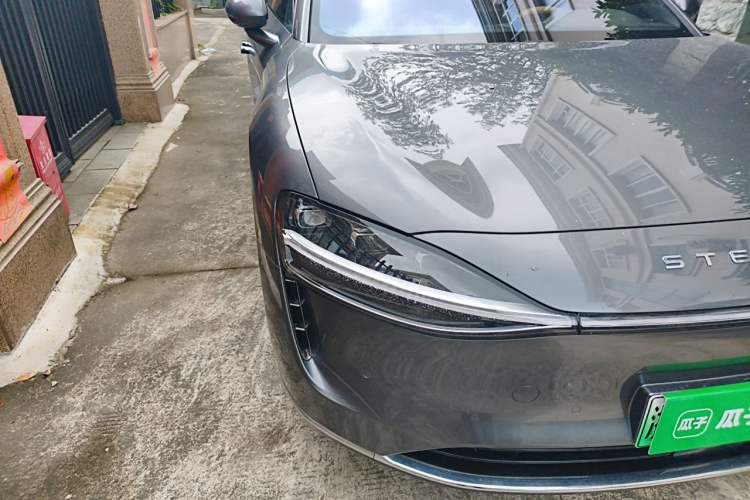Used Hima Stelato S9 2024 All-Electric Ultra Four-Wheel-Drive Flagship Edition Right Front Headlight