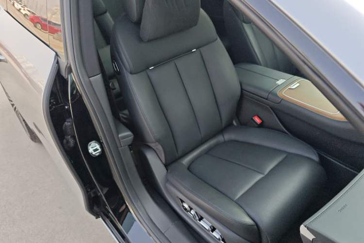 Used Hima Stelato S9 2024 All-Electric Ultra Four-Wheel-Drive Flagship Edition Right Front Seat