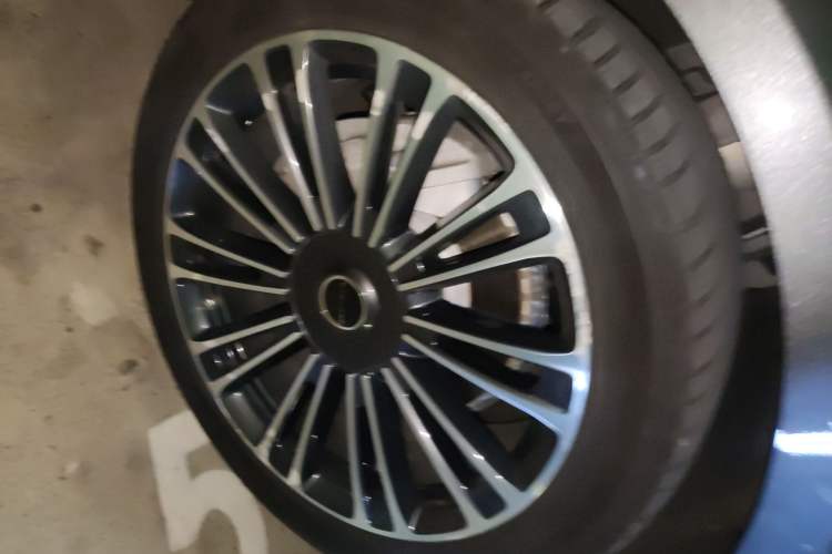Used Hima Stelato S9 2024 All-Electric Ultra Four-Wheel-Drive Flagship Edition Right Front Wheel Hub