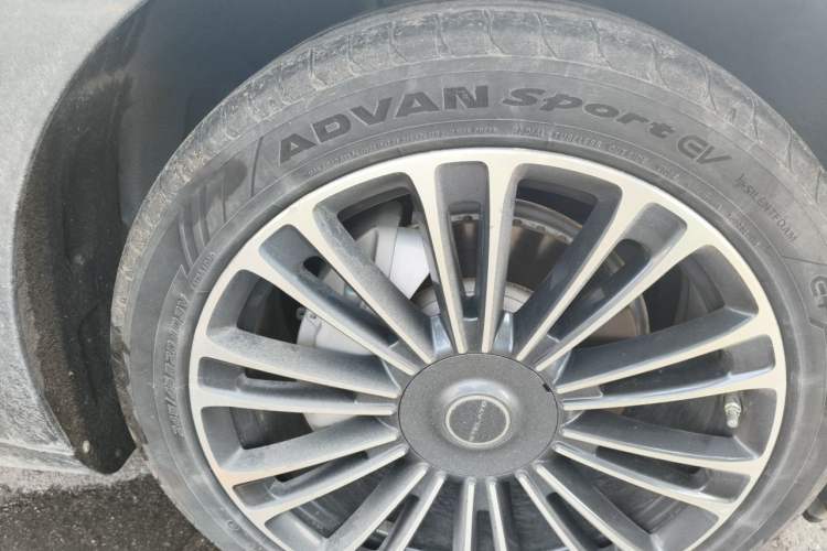 Used Hima Stelato S9 2024 All-Electric Ultra Rear-Drive Long-Range Flagship Edition Right Front Wheel Hub
