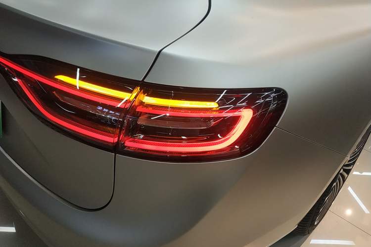 Used Hima Stelato S9 2024 All-Electric Ultra Four-Wheel-Drive Flagship Edition Right Rear Taillight