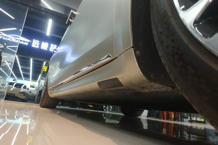 Used Hima Stelato S9 2024 All-Electric Ultra Four-Wheel-Drive Flagship Edition Right Side Sill